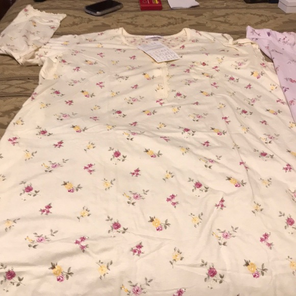 QVC Other - QVC long night gown Carole ¥ Hochnan